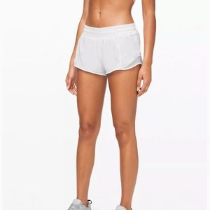 Lulu lemon hotty hot shorts 2.5